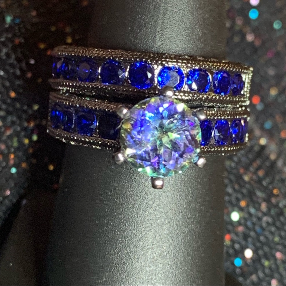 Size 7 royal blue ring with vintage setting